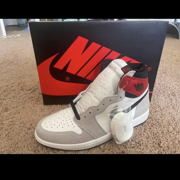 Size 11. Nike Air Jordan 1. Smoke Grey - Picture 4 of 4